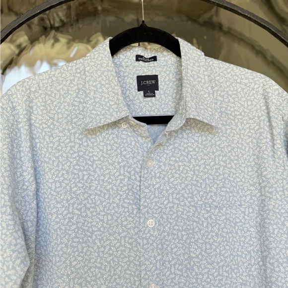J. Crew Men's Slim Untucked Button Down Shirt Large Blue Floral Cotton L - Picture 4 of 5
